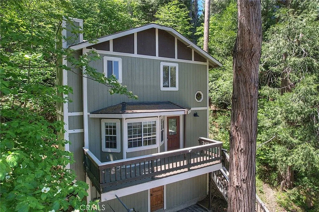 2 bed, 1.5 bath, 1018 sqft, $2,000 — Photo 1