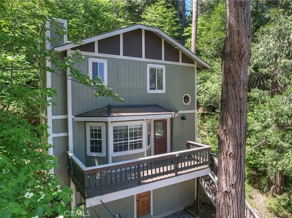 23819 Scenic Dr, Crestline, CA 92325