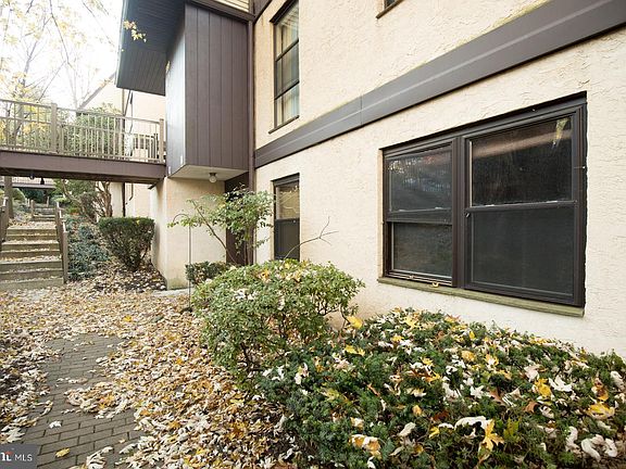 5th image of 289 Shawmont Ave APT D