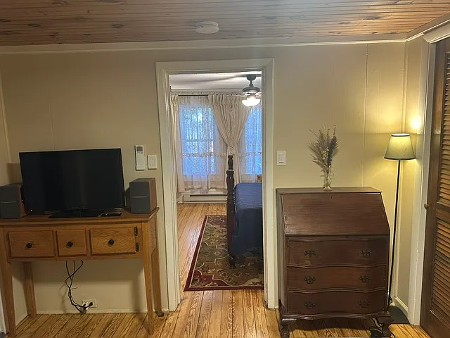 101 Mountain St — Photo 11