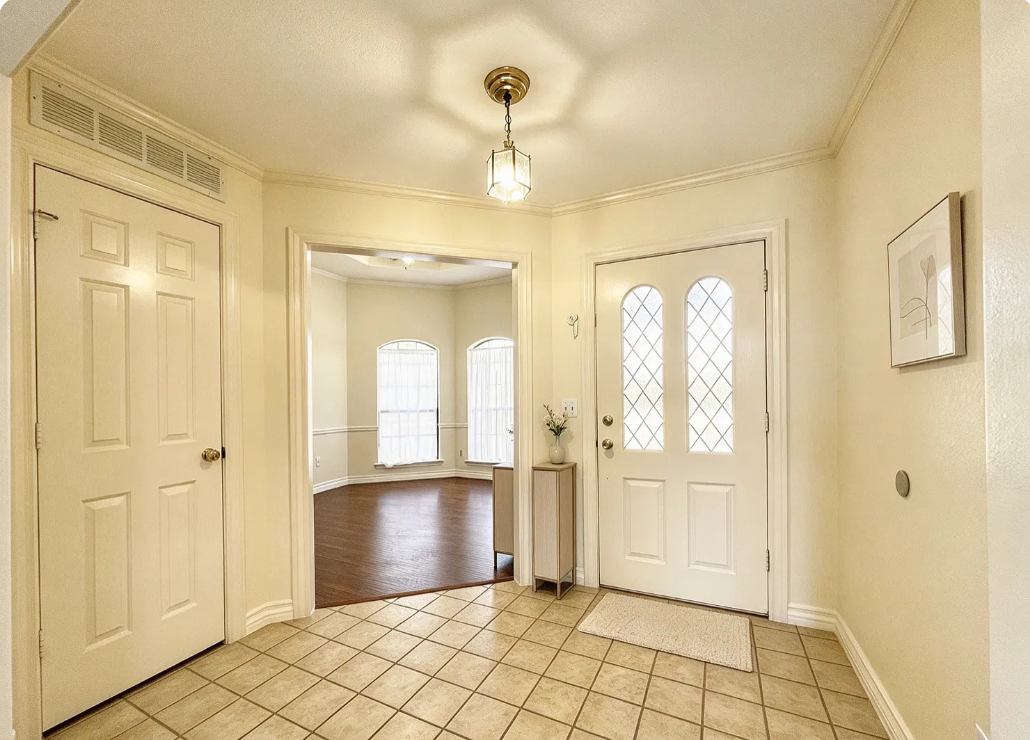 3 bed, 1969 sqft, $2,249 — Photo 3