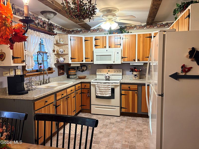 3rd image of 27 Ferndell Spring Drive