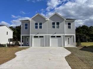 140 Pasture Ln #B, Peletier, NC 28584
