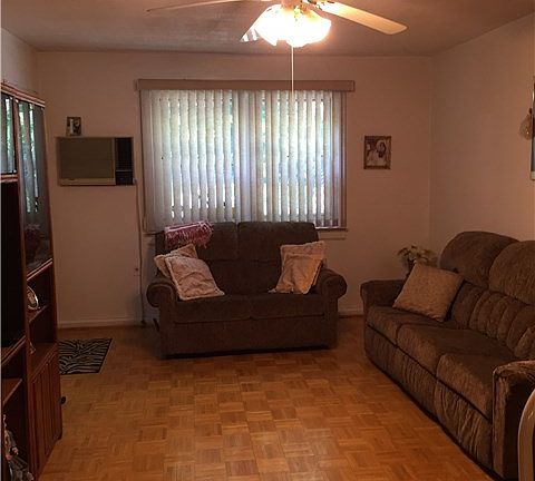 2nd image of 230-04 Kingsbury Ave