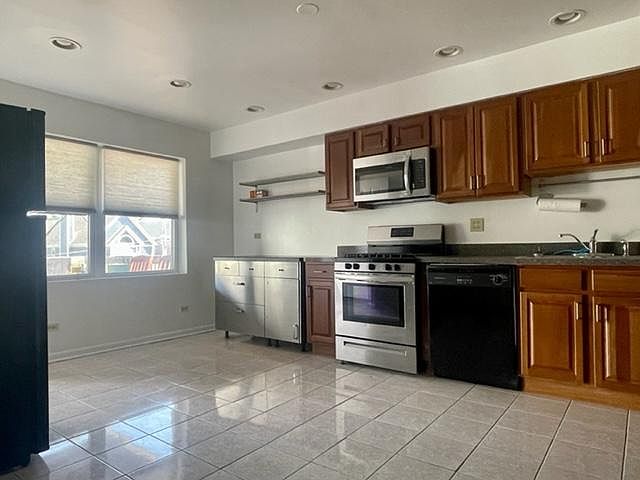 1st image of 4539 N Western Ave #3