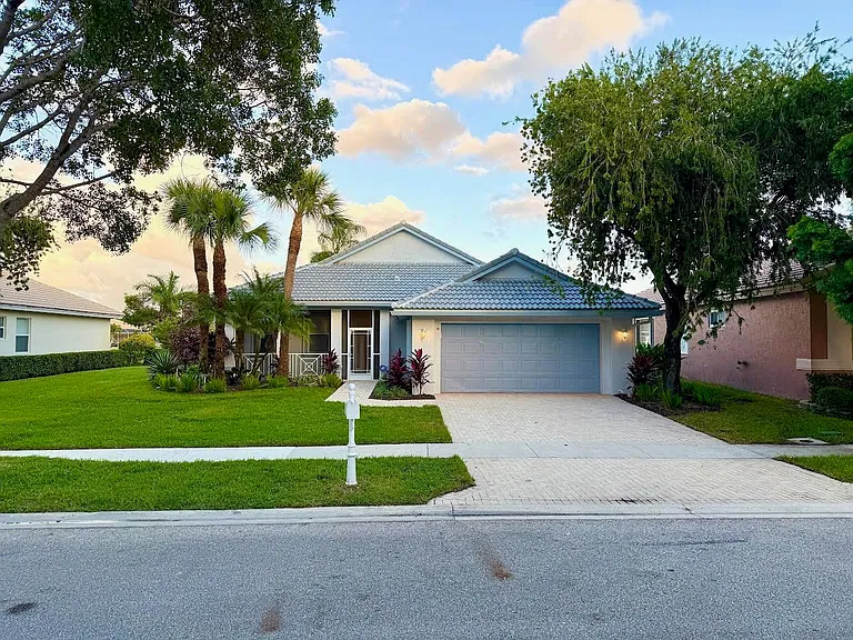 9041 Bay Harbour Cir — Photo 2