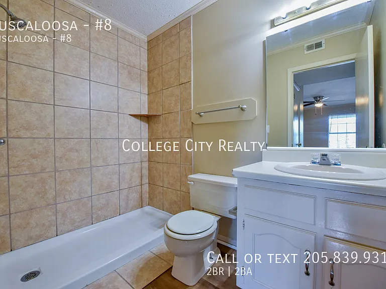 1813 Hackberry Ln #8 — Photo 15