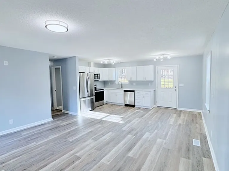 1725 Carr Creek Rd — Photo 4
