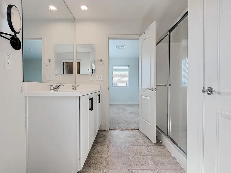 56 S 190th Ln — Photo 32