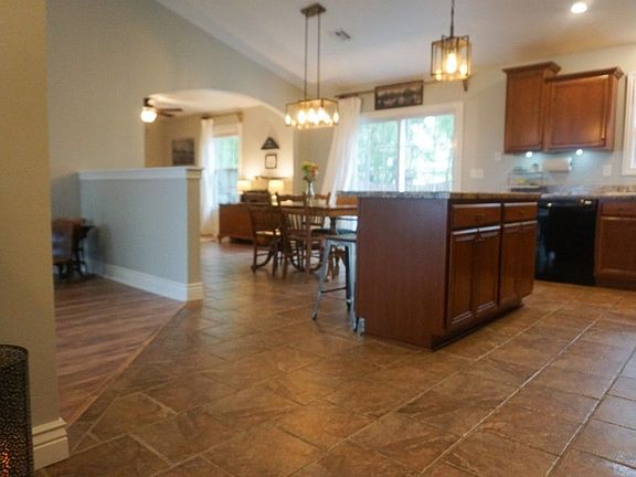 5th image of 1409 Forest Park Ln