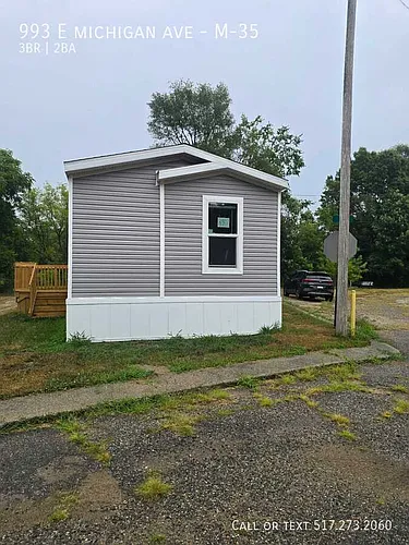 993 Michigan Ave E Photo 1