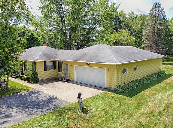 2nd image of 1505 Antuna Blvd