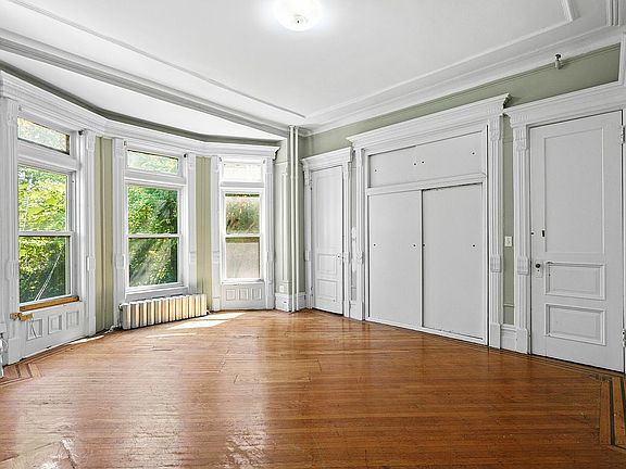 4th image of 167 Underhill Ave