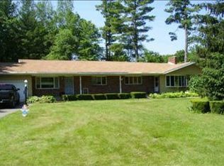 6 Century Ct, Clifton park, NY 12065