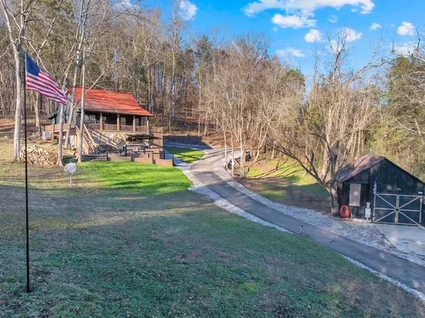 1956 Vanzant Bend Rd, Belvidere, TN 37306