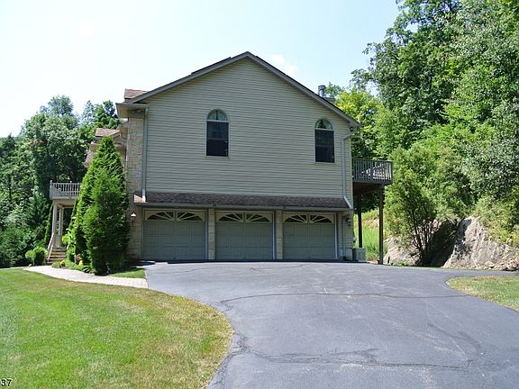 2nd image of 50 Crescent Dr