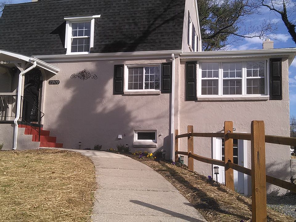 1st image of 2909 Glenrose Ave NW