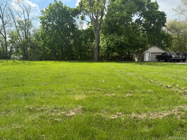 353 N Perry St, Pontiac, MI 48342