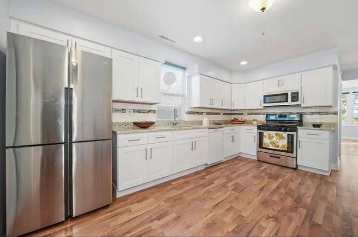 2 bed, 800 sqft, $1,875 — Photo 3