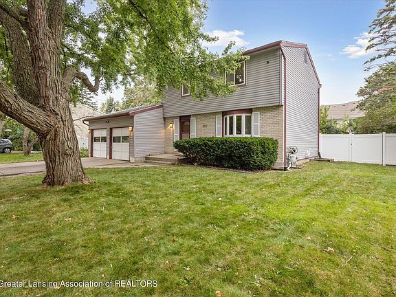 2nd image of 3251 Stonewood Dr