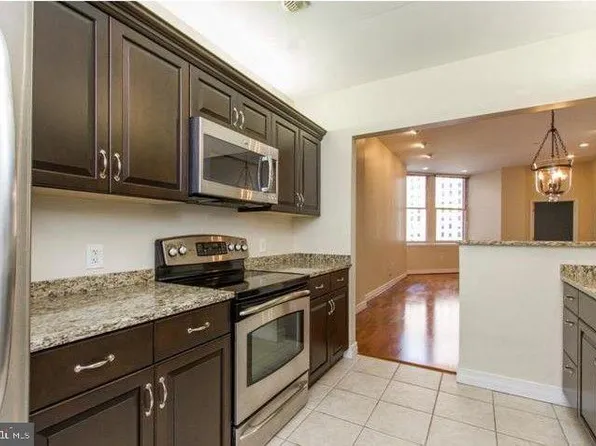 1600 Arch St APT 713, Philadelphia, PA 19103