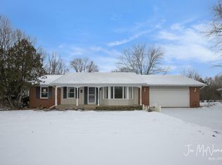 7721 Ten Mile Rd NE, Rockford, MI 49341