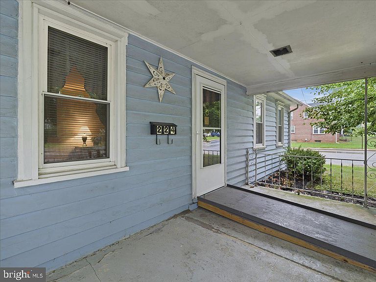 Listing photo 5