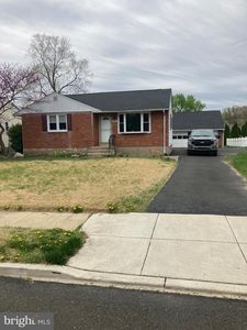 3890 Round Meadow Ln, Hatboro, PA, 19040