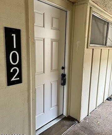 4th image of 3828 N 32ND Street #102