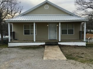 1307 S 11th St, Poplar Bluff, MO 63901