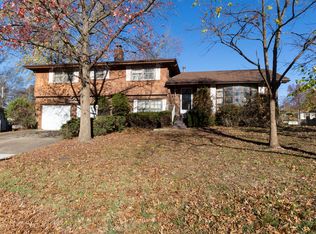 713 E Meadowlark Cir, Springfield, MO 65810