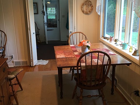 4th image of 5 Woodcroft Ln