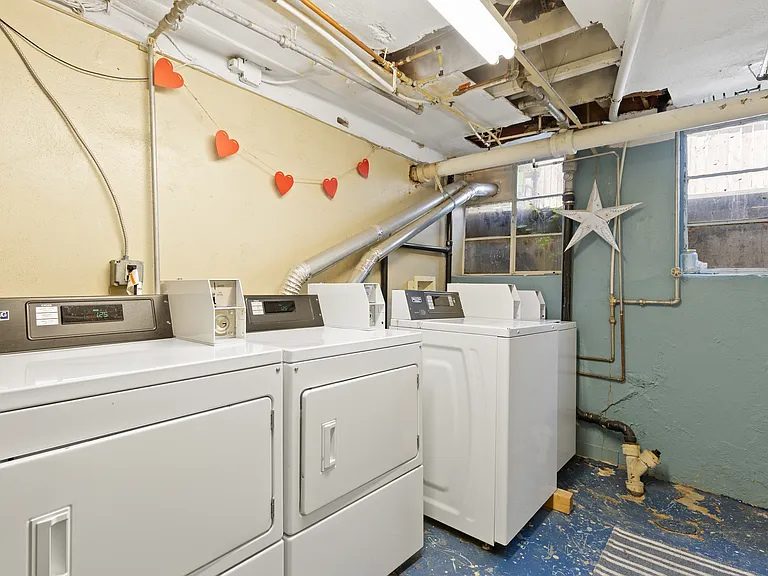 1481 Ash St #4 — Photo 36