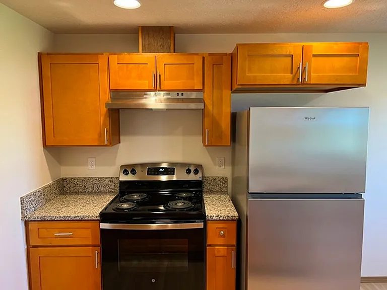 387-389 Clover St — Photo 11