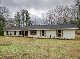 104 Springhill Dr, Palestine, TX 75801