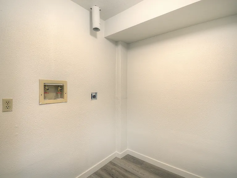307 Brook St — Photo 15