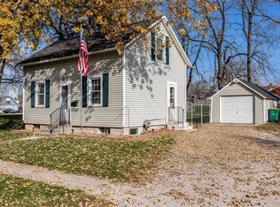712 4th Ave NE, Independence, IA 50644