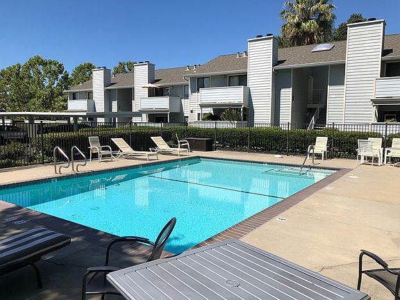 3rd image of 94 Elder Dr APT B