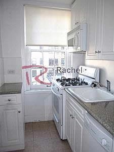 5th image of 51 W 86th St APT 604