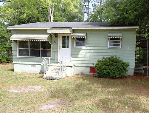 604 E Brookwood Dr Photo 1