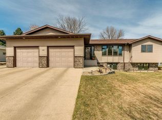 1305 4th Ave NE, Mandan, ND 58554