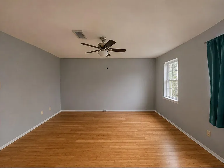 7913 Grove Ridge Dr — Photo 14