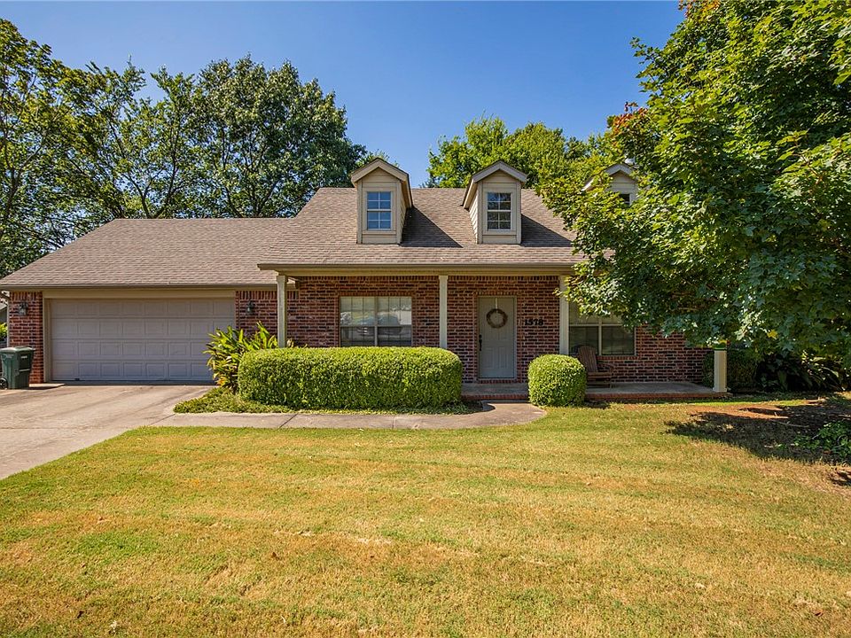 1st image of 1578 E Wellsley Pl