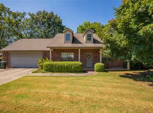 1578 E Wellsley Pl, Fayetteville, AR 72703