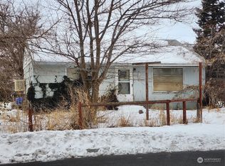 11 Ivy St NE, Ephrata, WA 98823