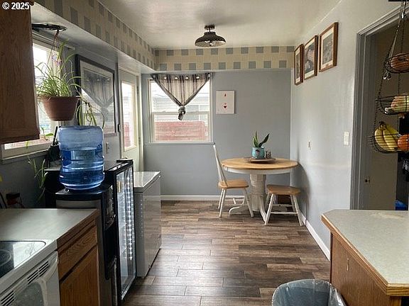 4th image of 213 NW 4th Ave