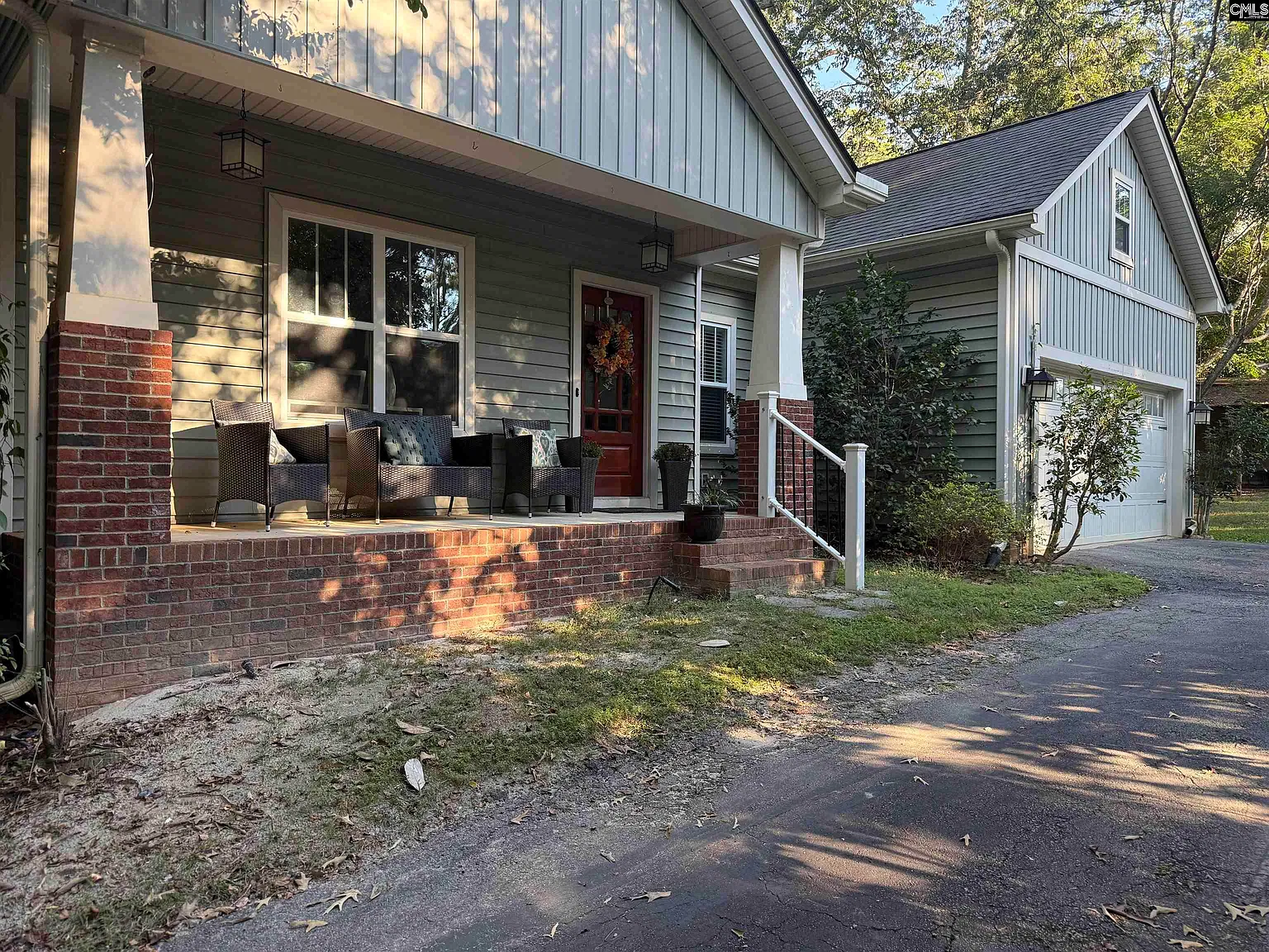 3 bed, 1400 sqft, $2,200 — Photo 2