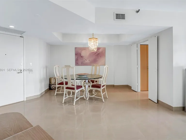 19707 Turnberry Way #22G — Photo 4