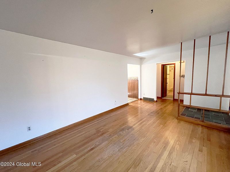 5th image of 64 West Street