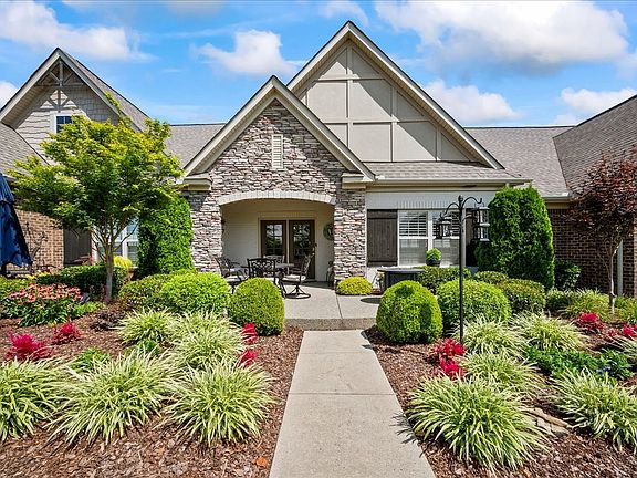 2nd image of 272 Bellingdon Dr